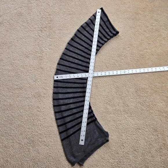 NWOT Burberry Knit Cashmere Striped Curved Scarf - Picture 6 of 10